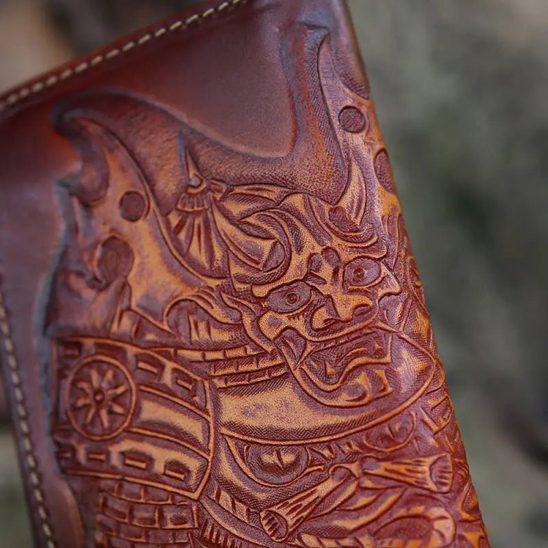 Cowhide Men's Wallet with Embossed Design | 2 Banknote Pockets | 8 Card Slots snake - label