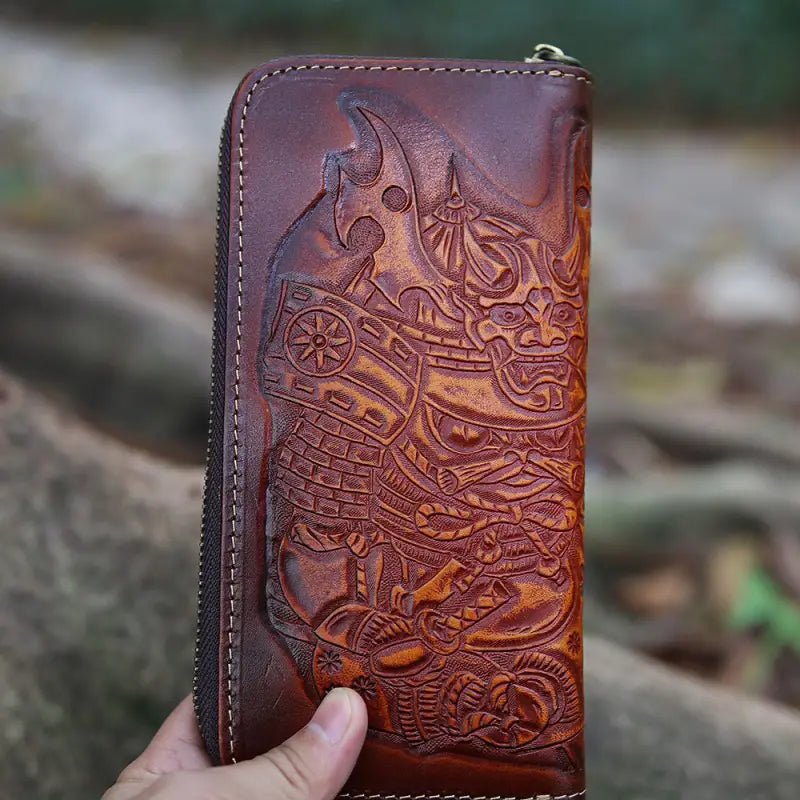 Cowhide Men's Wallet with Embossed Design | 2 Banknote Pockets | 8 Card Slots snake - label