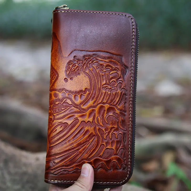 Cowhide Men's Wallet with Embossed Design | 2 Banknote Pockets | 8 Card Slots snake - label