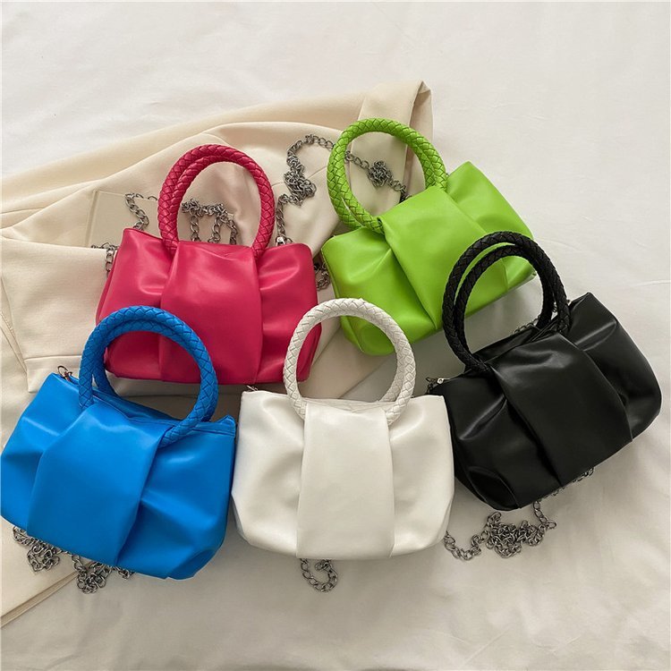 Portable Cloud Underarm Pleated Tote - Stylish Chain Crossbody Bag for Women snake - label