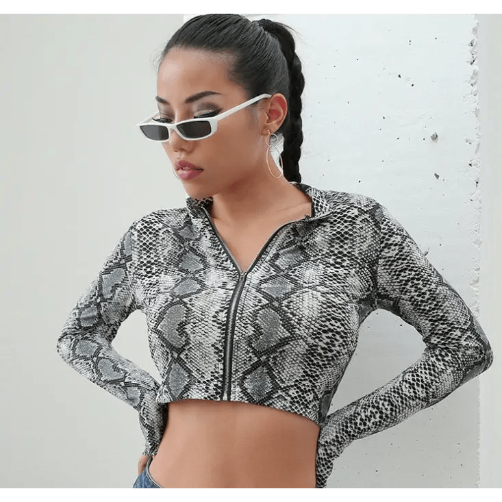 Women's t-shirt snake pattern - Chic Women's Tee with Edgy Snake Design snake - label