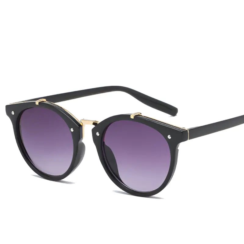 Cordelia UV400 Protected Lightweight Sunglasses with Adjustable Frame snake - label