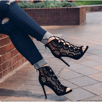 LUXE Lace High Heels: 8CM Stiletto, Fish Mouth Toe & Viscose Sole snake - label